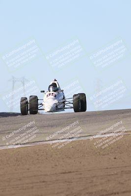 media/Oct-26-2025-CalClub SCCA (Sun) [[8ce1e69566]]/Group 6/Grapevine/